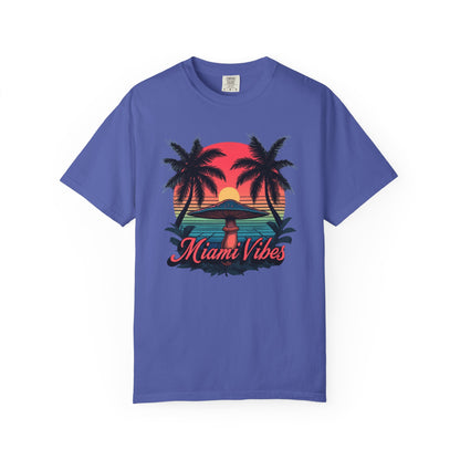Miami Vibes, T-Shirt with Tropical Vibes Design, Summer Apparel, Beachwear, Gift for Vacation Lovers, Relaxed Style - Psychonaut Swag