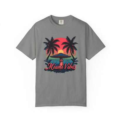 Miami Vibes, T-Shirt with Tropical Vibes Design, Summer Apparel, Beachwear, Gift for Vacation Lovers, Relaxed Style - Psychonaut Swag