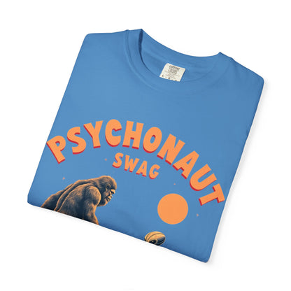 Alien vs Bigfoot, Psychonaut Swag Unisex T-Shirt, Funny Graphic Tee, Unique Gift for Gamers, Outdoor Lovers, Birthday, Casual Wear
