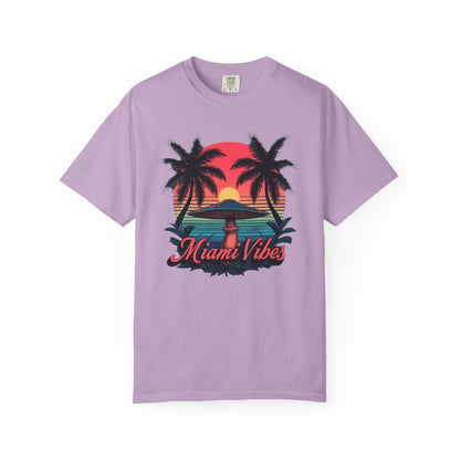 Miami Vibes, T-Shirt with Tropical Vibes Design, Summer Apparel, Beachwear, Gift for Vacation Lovers, Relaxed Style - Psychonaut Swag