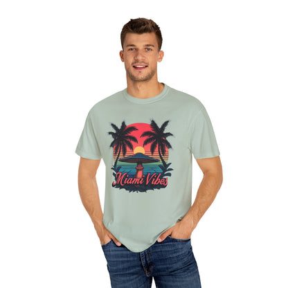 Miami Vibes, T-Shirt with Tropical Vibes Design, Summer Apparel, Beachwear, Gift for Vacation Lovers, Relaxed Style - Psychonaut Swag