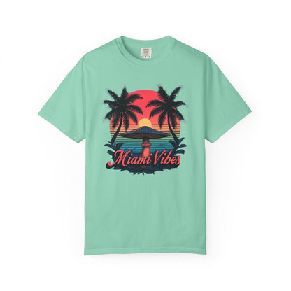 Miami Vibes, T-Shirt with Tropical Vibes Design, Summer Apparel, Beachwear, Gift for Vacation Lovers, Relaxed Style - Psychonaut Swag