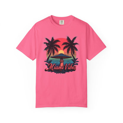 Miami Vibes, T-Shirt with Tropical Vibes Design, Summer Apparel, Beachwear, Gift for Vacation Lovers, Relaxed Style - Psychonaut Swag